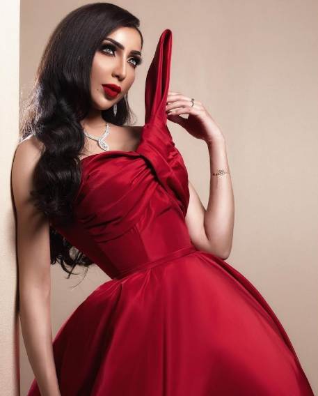 Dounia Batma Wiki, Biography, Age, Net Worth 2021, Size and Marriage