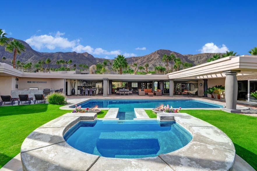 Top 10 Celebrity Homes in the World in 2022