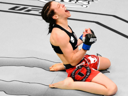 Top 10 Best Female UFC Fighters 2021