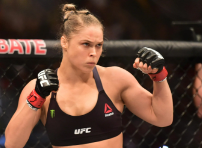 Top 10 Best Female UFC Fighters 2021