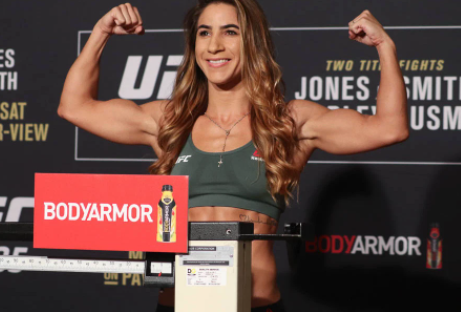 Top 10 Best Female UFC Fighters 2021