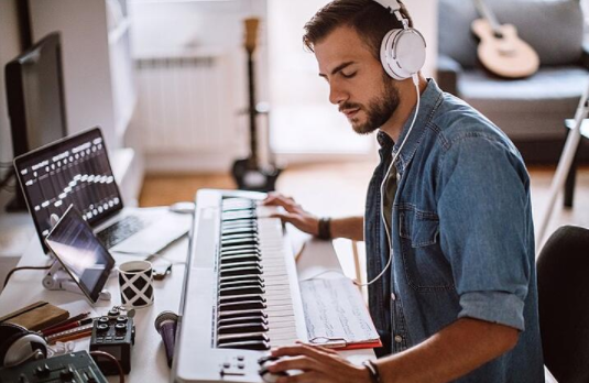 Top 10 Best Songwriting Apps 2021 for Musicians