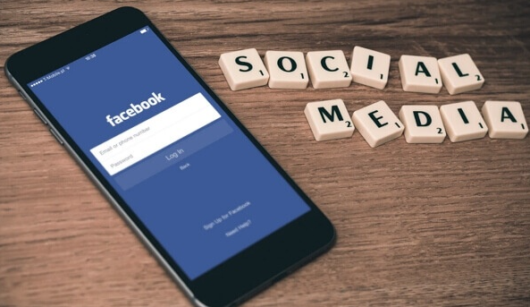 10 Easy Ways To Spy Facebook Messages (Without Getting Caught)