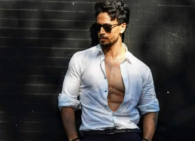Who is the best dancer in Bollywood Male or Female?