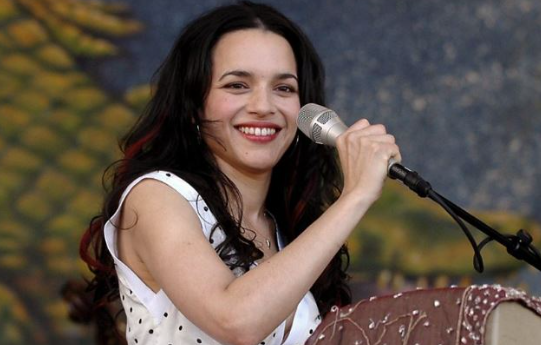 Top 10 Actresses and Singers With The Sexiest Voices 2022