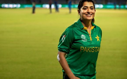 Top 10 Hottest Women Cricketers In The World