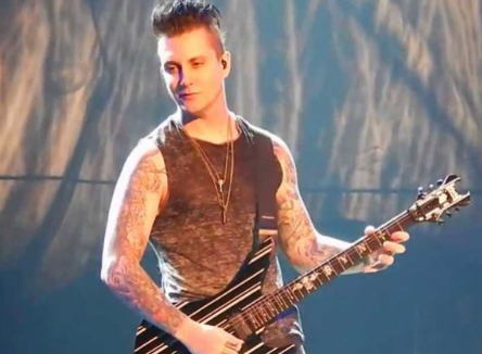 Top 10 guitarists of all time